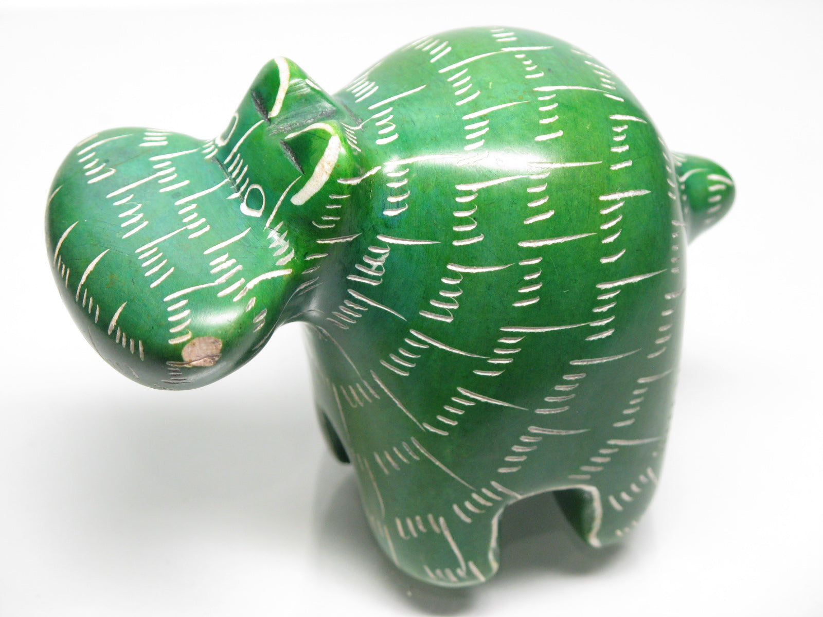 TOKO-BEADS |KZ998-05 ケニアソープストーン（かば） 78mm