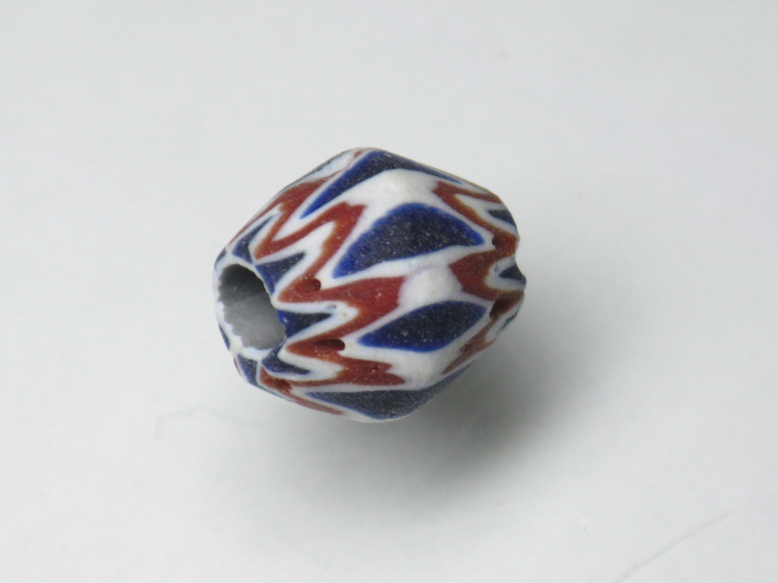 TOKO-BEADS |CG907-78 シェブロンビーズ 13.5mm