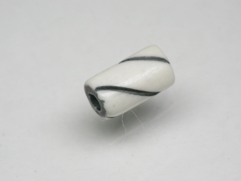 TOKO-BEADS AB184-02S Bone bead 6~6.5mm AB184-02S ボーンビーズ 6~6.5mm Asian bead & African bead  Handmade,Lampeork,bead,asia,india,ethnic,parts,accessory,beads とんぼ玉,ビーズ,トンボ玉,アジア,インド,エスニック,手作り,パーツ,アクセサリー