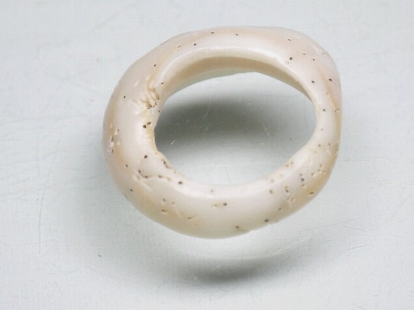 TOKO-BEADS AB189-08 Puka shell 19.5mm AB189-08 プカシェル 19.5mm Asian bead & African bead  Handmade,Lampeork,bead,asia,india,ethnic,parts,accessory,beads とんぼ玉,ビーズ,トンボ玉,アジア,インド,エスニック,手作り,パーツ,アクセサリー