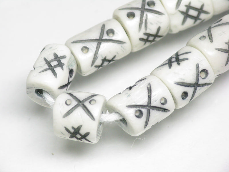 TOKO-BEADS AB197-09N Bone bead (strand) 7~8mm AB197-09N ボーンビーズ（連） 7~8mm Asian bead & African bead  Handmade,Lampeork,bead,asia,india,ethnic,parts,accessory,beads とんぼ玉,ビーズ,トンボ玉,アジア,インド,エスニック,手作り,パーツ,アクセサリー