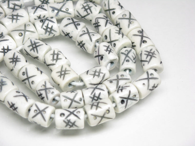 TOKO-BEADS AB197-09N Bone bead (strand) 7~8mm AB197-09N ボーンビーズ（連） 7~8mm Asian bead & African bead  Handmade,Lampeork,bead,asia,india,ethnic,parts,accessory,beads とんぼ玉,ビーズ,トンボ玉,アジア,インド,エスニック,手作り,パーツ,アクセサリー