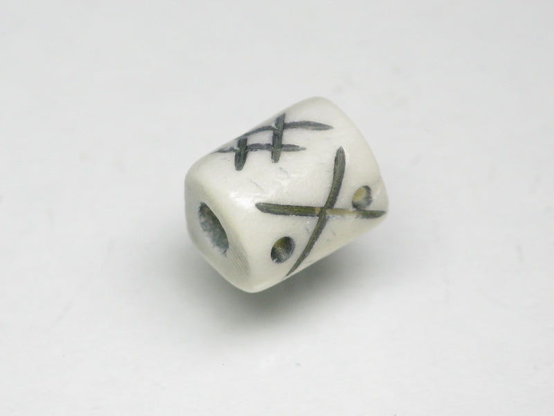 TOKO-BEADS AB197-09S Bone bead 7~8mm AB197-09S ボーンビーズ 7~8mm Asian bead & African bead  Handmade,Lampeork,bead,asia,india,ethnic,parts,accessory,beads とんぼ玉,ビーズ,トンボ玉,アジア,インド,エスニック,手作り,パーツ,アクセサリー
