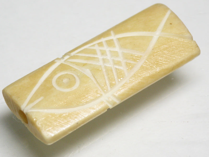 TOKO-BEADS AB200-86S Bone bead (Fish) 13~15mm AB200-86S ボーンビーズ（魚） 13~15mm Asian bead & African bead  Handmade,Lampeork,bead,asia,india,ethnic,parts,accessory,beads とんぼ玉,ビーズ,トンボ玉,アジア,インド,エスニック,手作り,パーツ,アクセサリー