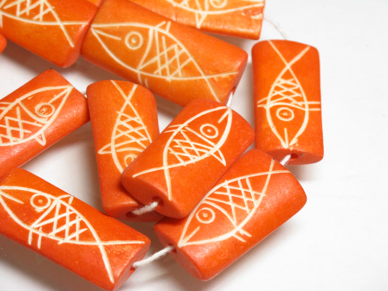 TOKO-BEADS AB200-88N Bone bead (Fish) (strand) 13~15mm AB200-88N ボーンビーズ（魚）（連） 13~15mm Asian bead & African bead  Handmade,Lampeork,bead,asia,india,ethnic,parts,accessory,beads とんぼ玉,ビーズ,トンボ玉,アジア,インド,エスニック,手作り,パーツ,アクセサリー