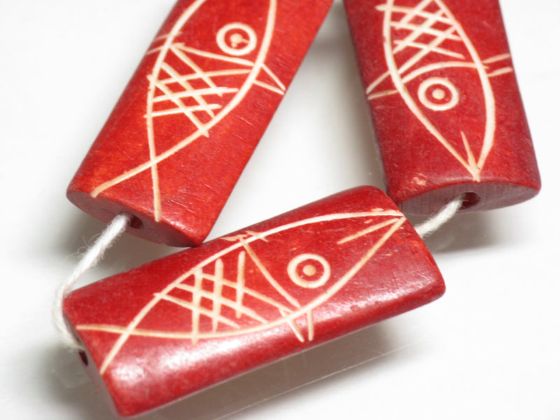 TOKO-BEADS AB200-90N Bone bead (Fish) (strand) 13~15mm AB200-90N ボーンビーズ（魚）（連） 13~15mm Asian bead & African bead  Handmade,Lampeork,bead,asia,india,ethnic,parts,accessory,beads とんぼ玉,ビーズ,トンボ玉,アジア,インド,エスニック,手作り,パーツ,アクセサリー