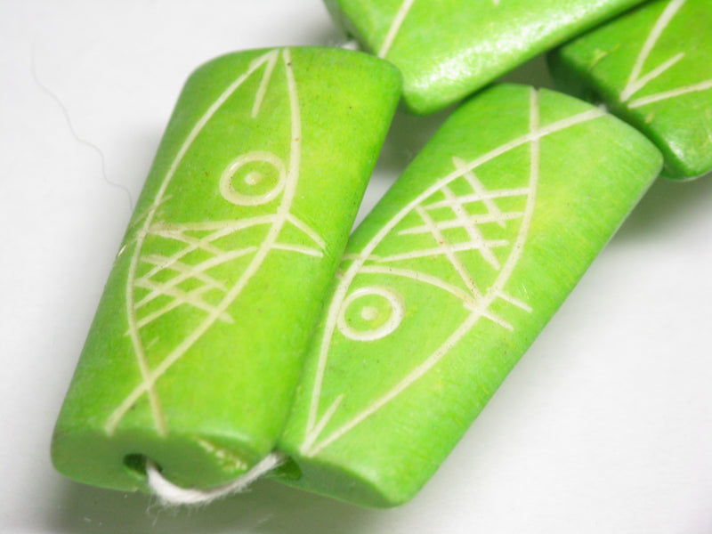 TOKO-BEADS AB200-94N Bone bead (Fish) (strand) 13~15mm AB200-94N ボーンビーズ（魚）（連） 13~15mm Asian bead & African bead  Handmade,Lampeork,bead,asia,india,ethnic,parts,accessory,beads とんぼ玉,ビーズ,トンボ玉,アジア,インド,エスニック,手作り,パーツ,アクセサリー