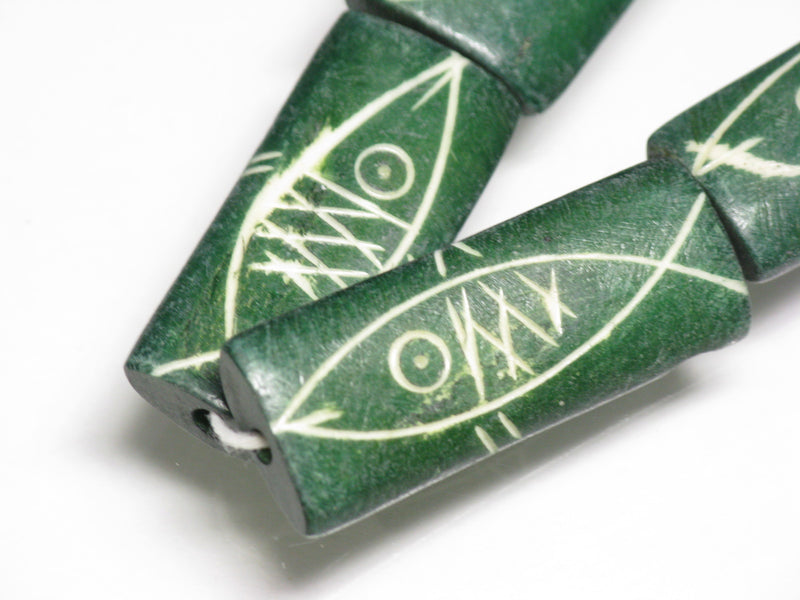 TOKO-BEADS AB200-95N Bone bead (Fish) (strand) 13~15mm AB200-95N ボーンビーズ（魚）（連） 13~15mm Asian bead & African bead  Handmade,Lampeork,bead,asia,india,ethnic,parts,accessory,beads とんぼ玉,ビーズ,トンボ玉,アジア,インド,エスニック,手作り,パーツ,アクセサリー