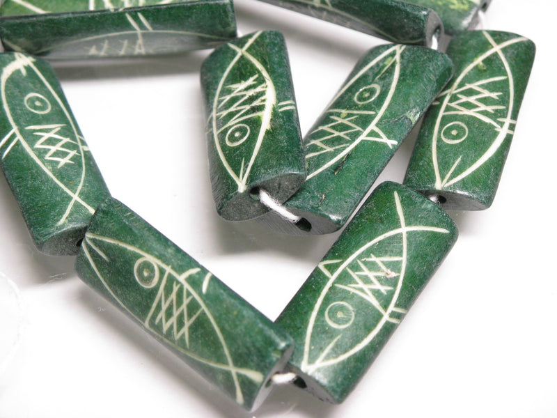 TOKO-BEADS AB200-95N Bone bead (Fish) (strand) 13~15mm AB200-95N ボーンビーズ（魚）（連） 13~15mm Asian bead & African bead  Handmade,Lampeork,bead,asia,india,ethnic,parts,accessory,beads とんぼ玉,ビーズ,トンボ玉,アジア,インド,エスニック,手作り,パーツ,アクセサリー