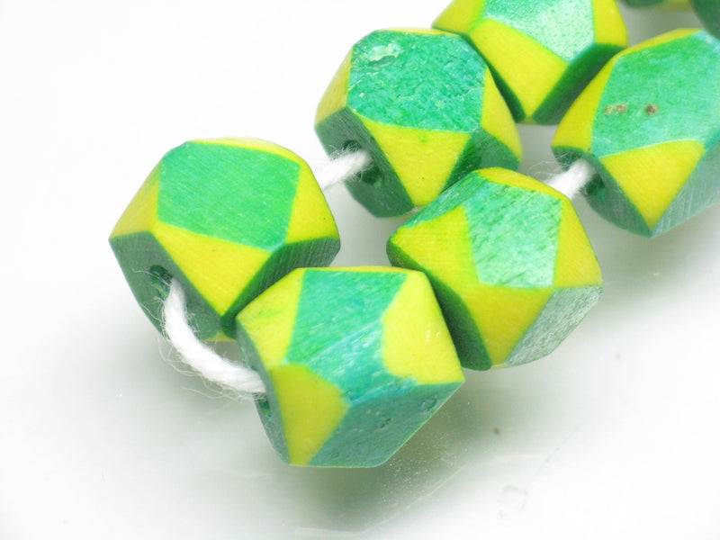 TOKO-BEADS AB204-04N Bone bead (strand) 6~8mm AB204-04N 多面カットボーンビーズ（連） 6~8mm Asian bead & African bead  Handmade,Lampeork,bead,asia,india,ethnic,parts,accessory,beads とんぼ玉,ビーズ,トンボ玉,アジア,インド,エスニック,手作り,パーツ,アクセサリー