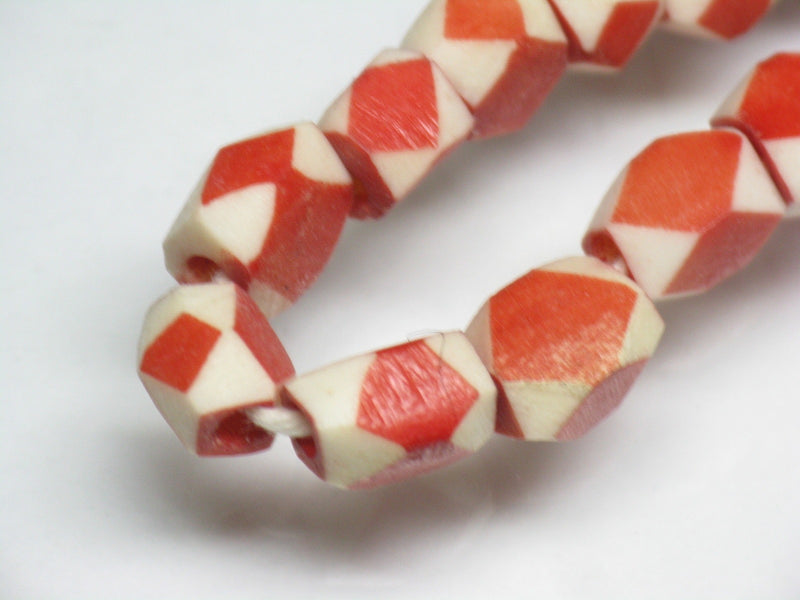 TOKO-BEADS AB204-07N Bone bead (strand) 7~9mm AB204-07N 多面カットボーンビーズ（連） 7~9mm Asian bead & African bead  Handmade,Lampeork,bead,asia,india,ethnic,parts,accessory,beads とんぼ玉,ビーズ,トンボ玉,アジア,インド,エスニック,手作り,パーツ,アクセサリー