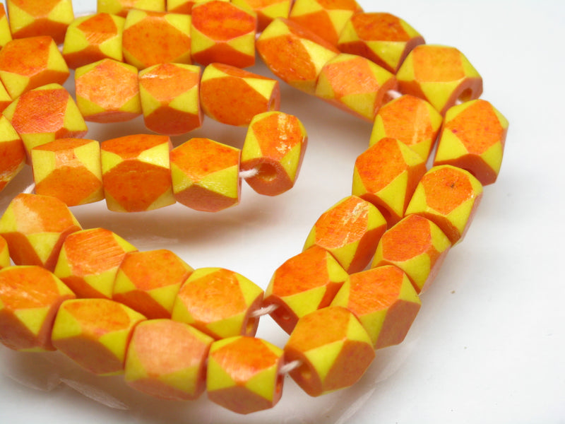 TOKO-BEADS AB204-13N Bone bead (strand) 5~8mm AB204-13N 多面カットボーンビーズ（連） 5~8mm Asian bead & African bead  Handmade,Lampeork,bead,asia,india,ethnic,parts,accessory,beads とんぼ玉,ビーズ,トンボ玉,アジア,インド,エスニック,手作り,パーツ,アクセサリー