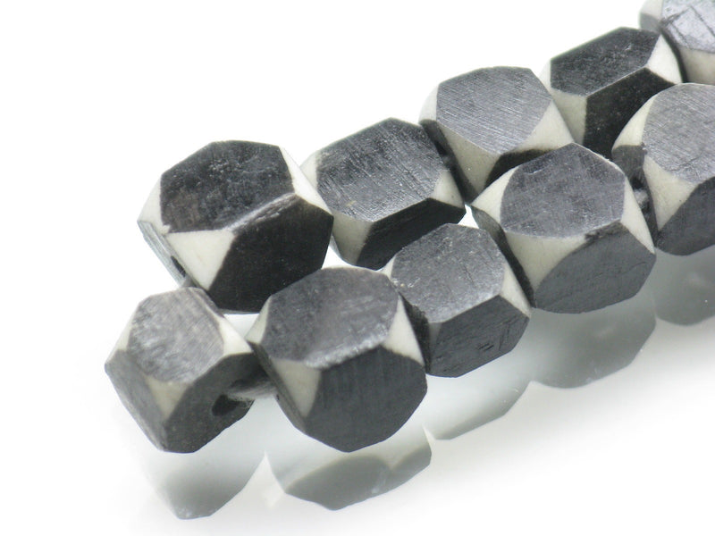 TOKO-BEADS AB204-14N Bone bead (strand) 5~8mm AB204-14N 多面カットボーンビーズ（連） 5~8mm Asian bead & African bead  Handmade,Lampeork,bead,asia,india,ethnic,parts,accessory,beads とんぼ玉,ビーズ,トンボ玉,アジア,インド,エスニック,手作り,パーツ,アクセサリー