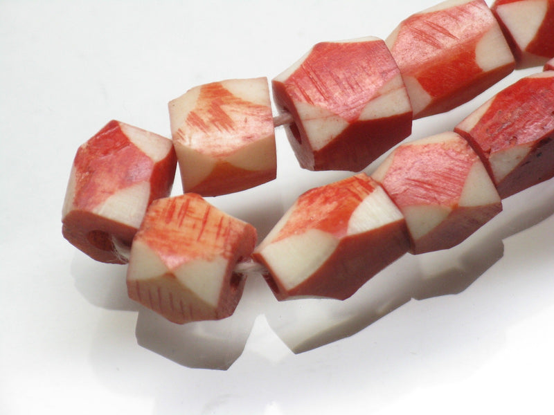 TOKO-BEADS AB204-17N Bone bead (strand) 5~8mm AB204-17N 多面カットボーンビーズ（連） 5~8mm Asian bead & African bead  Handmade,Lampeork,bead,asia,india,ethnic,parts,accessory,beads とんぼ玉,ビーズ,トンボ玉,アジア,インド,エスニック,手作り,パーツ,アクセサリー