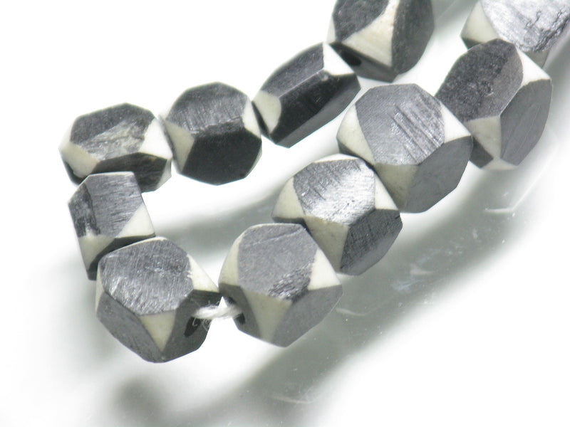 TOKO-BEADS AB204-21N Bone bead (strand) 6～7mm AB204-21N 多面カットボーンビーズ（連） 6～7mm Asian bead & African bead  Handmade,Lampeork,bead,asia,india,ethnic,parts,accessory,beads とんぼ玉,ビーズ,トンボ玉,アジア,インド,エスニック,手作り,パーツ,アクセサリー