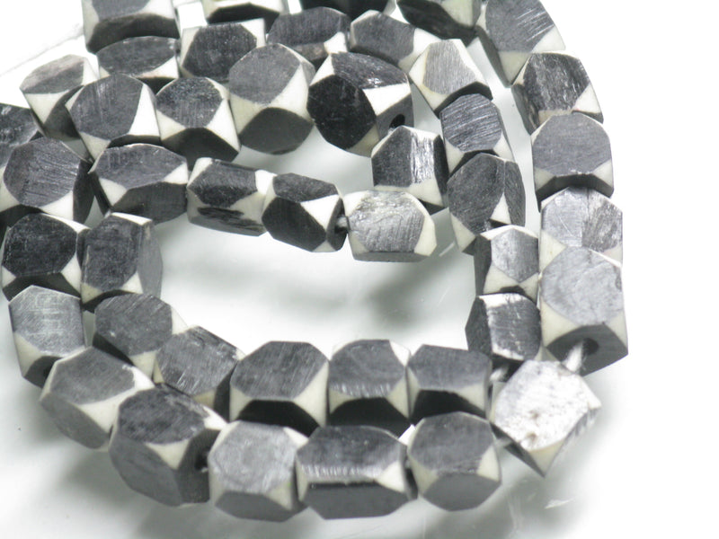 TOKO-BEADS AB204-21N Bone bead (strand) 6～7mm AB204-21N 多面カットボーンビーズ（連） 6～7mm Asian bead & African bead  Handmade,Lampeork,bead,asia,india,ethnic,parts,accessory,beads とんぼ玉,ビーズ,トンボ玉,アジア,インド,エスニック,手作り,パーツ,アクセサリー