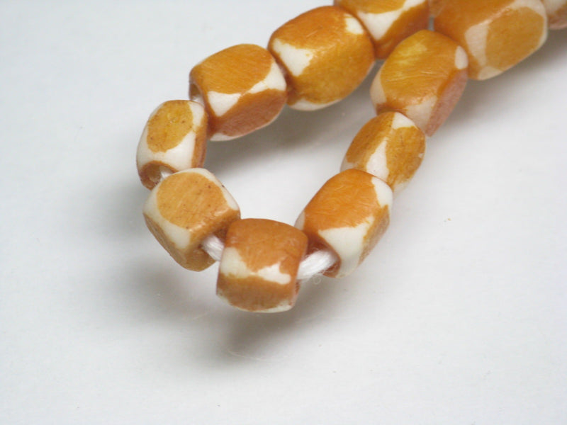 TOKO-BEADS AB204-33N Bone bead (strand) 4.5~6mm AB204-33N 多面カットボーンビーズ（連） 4.5~6mm Asian bead & African bead  Handmade,Lampeork,bead,asia,india,ethnic,parts,accessory,beads とんぼ玉,ビーズ,トンボ玉,アジア,インド,エスニック,手作り,パーツ,アクセサリー