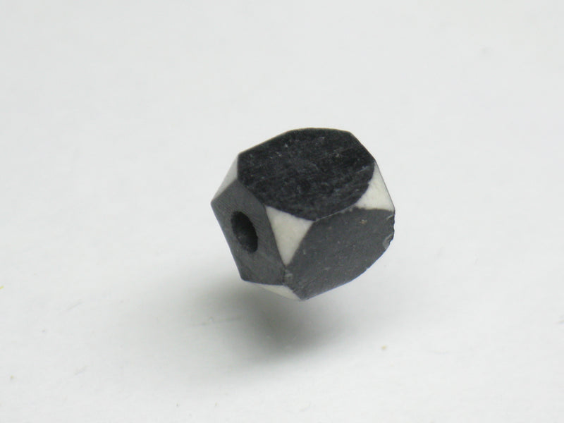 TOKO-BEADS AB204-14S Bone bead 5~8mm AB204-14S 多面カットボーンビーズ 5~8mm Asian bead & African bead  Handmade,Lampeork,bead,asia,india,ethnic,parts,accessory,beads とんぼ玉,ビーズ,トンボ玉,アジア,インド,エスニック,手作り,パーツ,アクセサリー