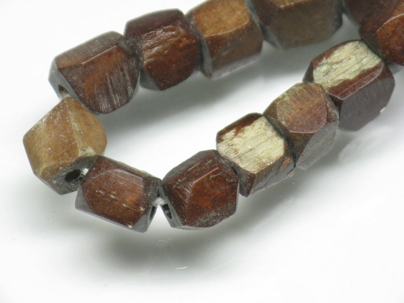 | TOKO-BEADS |AB205N-12 多面カットボーンビーズ（連） 4~8.5mmとんぼ玉,ビーズ,トンボ玉,アジア,インド,エスニック,手作り,パーツ,アクセサリー