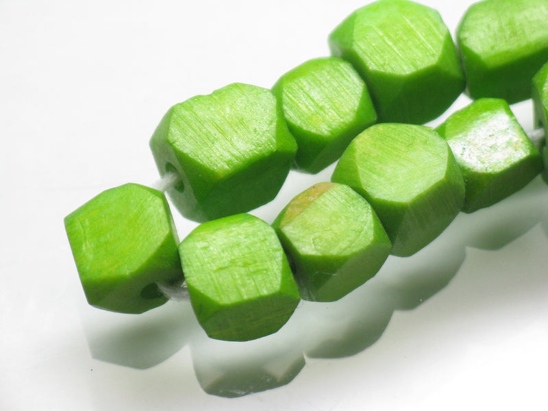 TOKO-BEADS AB205-13N Bone bead (strand) 5~8mm AB205-13N 多面カットボーンビーズ（連） 5~8mm Asian bead & African bead  Handmade,Lampeork,bead,asia,india,ethnic,parts,accessory,beads とんぼ玉,ビーズ,トンボ玉,アジア,インド,エスニック,手作り,パーツ,アクセサリー