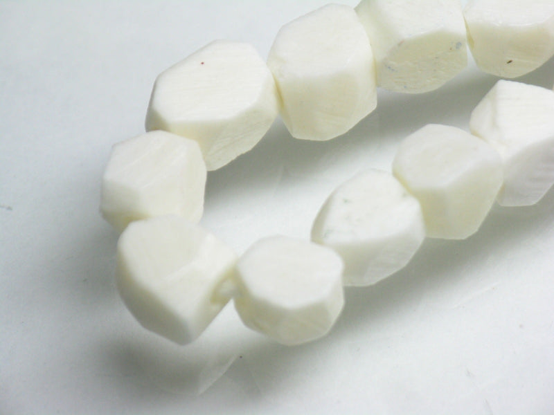 TOKO-BEADS AB205-23N Bone bead (strand) 5.5~7mm AB205-23N 多面カットボーンビーズ（連） 5.5~7mm Asian bead & African bead  Handmade,Lampeork,bead,asia,india,ethnic,parts,accessory,beads とんぼ玉,ビーズ,トンボ玉,アジア,インド,エスニック,手作り,パーツ,アクセサリー