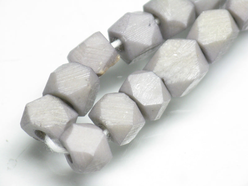 TOKO-BEADS AB205-29N Bone bead (strand) 5.5~7mm AB205-29N 多面カットボーンビーズ（連） 5.5~7mm Asian bead & African bead  Handmade,Lampeork,bead,asia,india,ethnic,parts,accessory,beads とんぼ玉,ビーズ,トンボ玉,アジア,インド,エスニック,手作り,パーツ,アクセサリー
