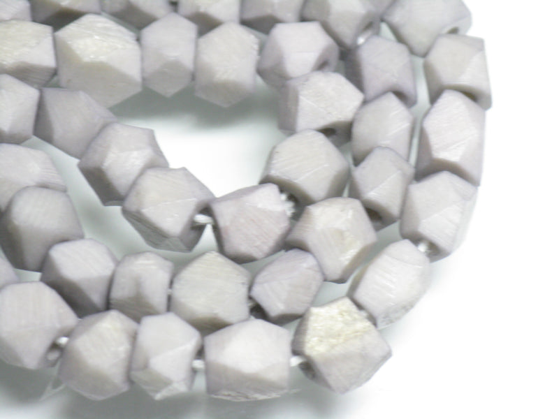 TOKO-BEADS AB205-29N Bone bead (strand) 5.5~7mm AB205-29N 多面カットボーンビーズ（連） 5.5~7mm Asian bead & African bead  Handmade,Lampeork,bead,asia,india,ethnic,parts,accessory,beads とんぼ玉,ビーズ,トンボ玉,アジア,インド,エスニック,手作り,パーツ,アクセサリー