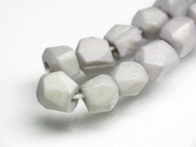 TOKO-BEADS AB205-32N Bone bead (strand) 5.5~7mm AB205-32N 多面カットボーンビーズ（連） 5.5~7mm Asian bead & African bead  Handmade,Lampeork,bead,asia,india,ethnic,parts,accessory,beads とんぼ玉,ビーズ,トンボ玉,アジア,インド,エスニック,手作り,パーツ,アクセサリー
