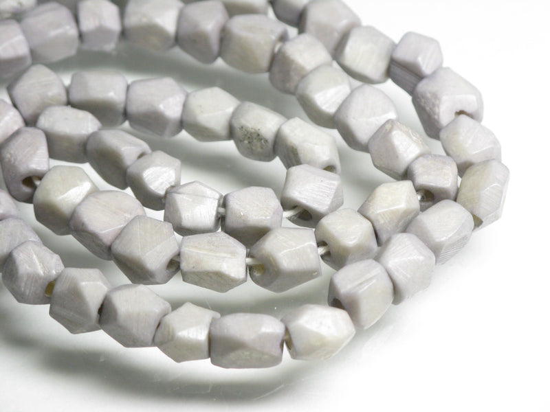 TOKO-BEADS AB205-32N Bone bead (strand) 5.5~7mm AB205-32N 多面カットボーンビーズ（連） 5.5~7mm Asian bead & African bead  Handmade,Lampeork,bead,asia,india,ethnic,parts,accessory,beads とんぼ玉,ビーズ,トンボ玉,アジア,インド,エスニック,手作り,パーツ,アクセサリー