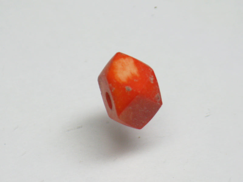 TOKO-BEADS AB205-05S Bone bead 5.5~7mm AB205-05S 多面カットボーンビーズ 5.5~7mm Asian bead & African bead  Handmade,Lampeork,bead,asia,india,ethnic,parts,accessory,beads とんぼ玉,ビーズ,トンボ玉,アジア,インド,エスニック,手作り,パーツ,アクセサリー