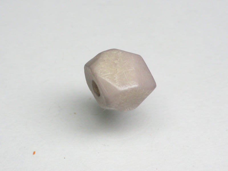 TOKO-BEADS AB205-31S Bone bead 5.5~7mm AB205-31S 多面カットボーンビーズ 5.5~7mm Asian bead & African bead  Handmade,Lampeork,bead,asia,india,ethnic,parts,accessory,beads とんぼ玉,ビーズ,トンボ玉,アジア,インド,エスニック,手作り,パーツ,アクセサリー