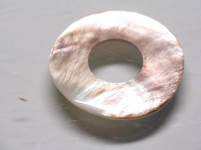 TOKO-BEADS AB323-02 Shell Charm 27mm AB323-02 シェルチャーム 27mm Asian bead & African bead  Handmade,Lampeork,bead,asia,india,ethnic,parts,accessory,beads とんぼ玉,ビーズ,トンボ玉,アジア,インド,エスニック,手作り,パーツ,アクセサリー