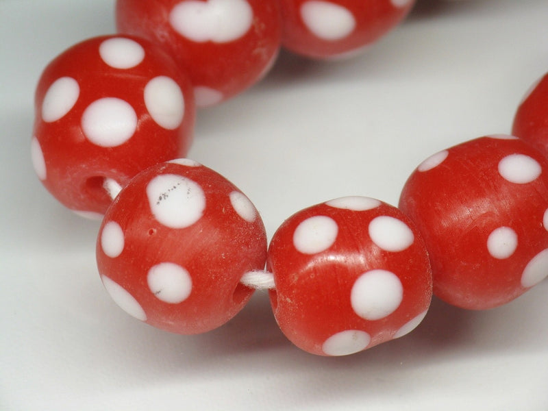 AG009-28N Glass bead (strand) 12~13mm