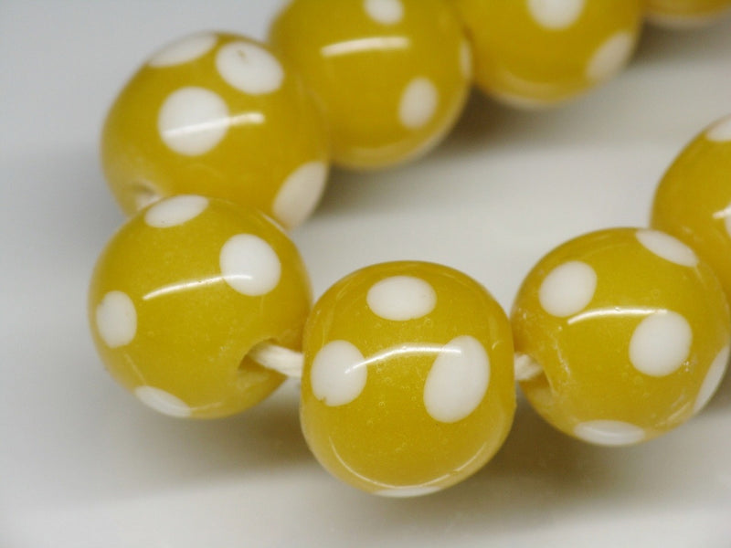 AG009-40N Glass bead (strand) 11mm