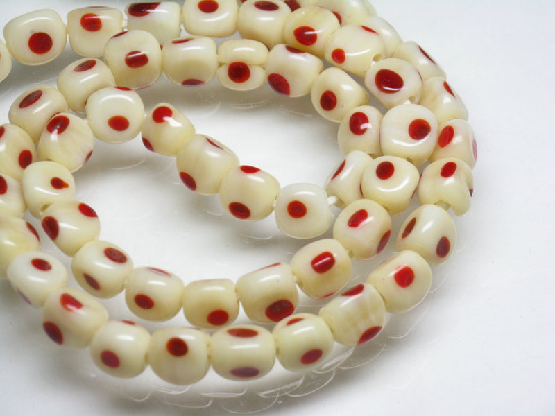 TOKO-BEADS AG010N-02 Glass bead (strand) 6~7mm AG010N-02 三角とんぼ玉（連） 6~7mm Asian bead & African bead  Handmade,Lampeork,bead,asia,india,ethnic,parts,accessory,beads とんぼ玉,ビーズ,トンボ玉,アジア,インド,エスニック,手作り,パーツ,アクセサリー