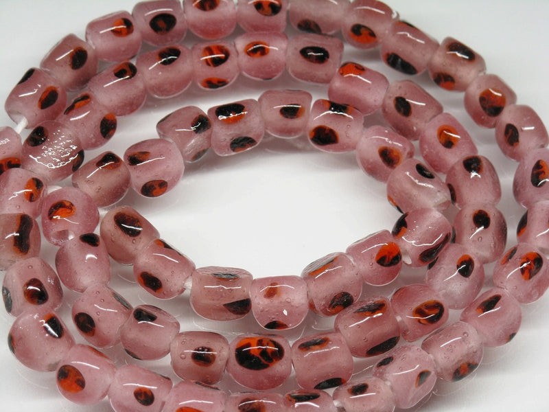 TOKO-BEADS AG010N-22 Glass bead (strand) 6.5~8.5mm AG010N-22 三角とんぼ玉（連） 6.5~8.5mm Asian bead & African bead  Handmade,Lampeork,bead,asia,india,ethnic,parts,accessory,beads とんぼ玉,ビーズ,トンボ玉,アジア,インド,エスニック,手作り,パーツ,アクセサリー