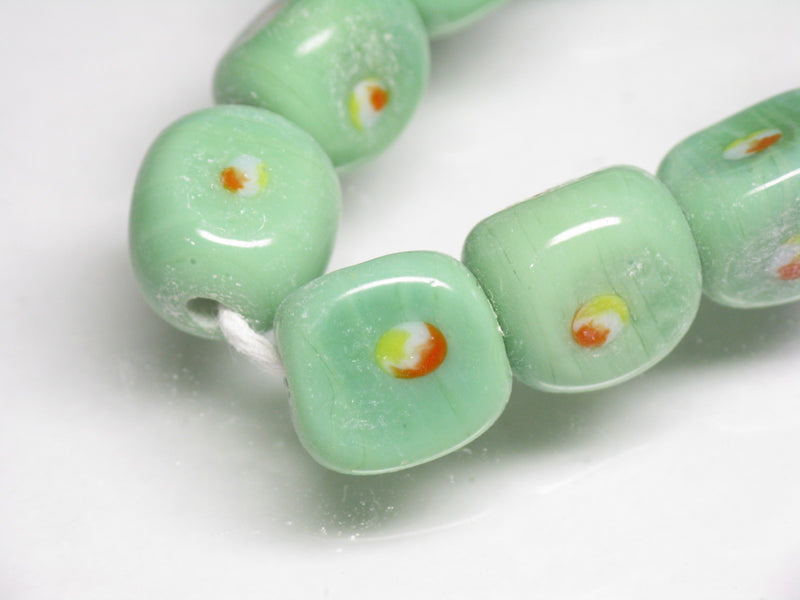 TOKO-BEADS AG010-38N Glass bead (strand) 10~11mm AG010-38N 三角とんぼ玉（連） 10~11mm Asian bead & African bead  Handmade,Lampeork,bead,asia,india,ethnic,parts,accessory,beads とんぼ玉,ビーズ,トンボ玉,アジア,インド,エスニック,手作り,パーツ,アクセサリー