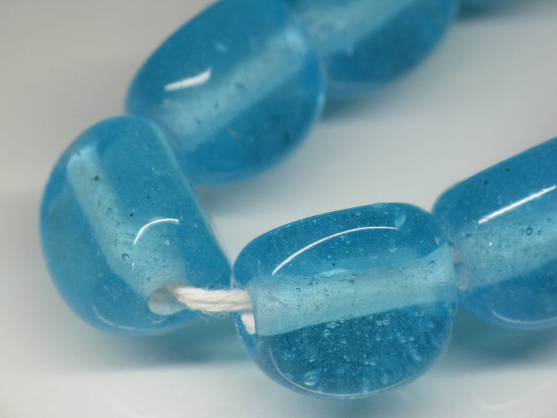 TOKO-BEADS AG011N-06 Glass bead (L) (strand) 12~13mm AG011N-06 三角とんぼ玉L（連） 12~13mm Asian bead & African bead  Handmade,Lampeork,bead,asia,india,ethnic,parts,accessory,beads とんぼ玉,ビーズ,トンボ玉,アジア,インド,エスニック,手作り,パーツ,アクセサリー