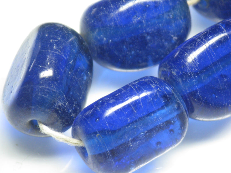 TOKO-BEADS AG011N-15 Glass bead (L) (strand) 15~16mm AG011N-15 三角とんぼ玉L（連） 15~16mm Asian bead & African bead  Handmade,Lampeork,bead,asia,india,ethnic,parts,accessory,beads とんぼ玉,ビーズ,トンボ玉,アジア,インド,エスニック,手作り,パーツ,アクセサリー