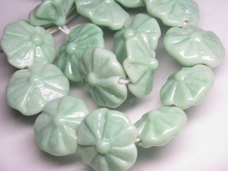TOKO-BEADS AG012-19N Glass bead (strand) 18~23mm AG012-19N フラワービーズ（連） 18~23mm Asian bead & African bead  Handmade,Lampeork,bead,asia,india,ethnic,parts,accessory,beads とんぼ玉,ビーズ,トンボ玉,アジア,インド,エスニック,手作り,パーツ,アクセサリー