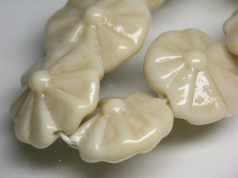 TOKO-BEADS AG012-20N Glass bead (strand) 21~23mm AG012-20N フラワービーズ（連） 21~23mm Asian bead & African bead  Handmade,Lampeork,bead,asia,india,ethnic,parts,accessory,beads とんぼ玉,ビーズ,トンボ玉,アジア,インド,エスニック,手作り,パーツ,アクセサリー
