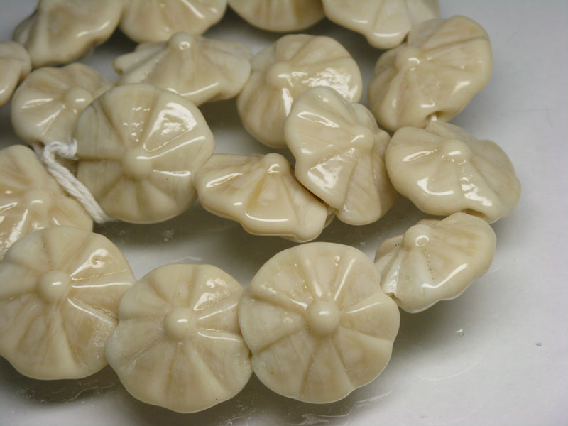 TOKO-BEADS AG012-20N Glass bead (strand) 21~23mm AG012-20N フラワービーズ（連） 21~23mm Asian bead & African bead  Handmade,Lampeork,bead,asia,india,ethnic,parts,accessory,beads とんぼ玉,ビーズ,トンボ玉,アジア,インド,エスニック,手作り,パーツ,アクセサリー