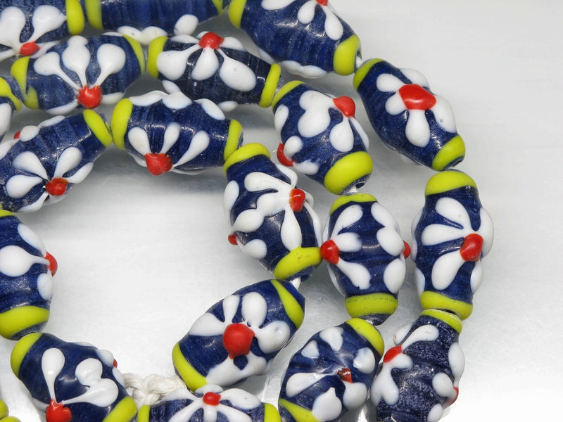 TOKO-BEADS AG017N-18 Glass bead (strand) 11~12mm AG017N-18 フラワービーズ（連） 11~12mm Asian bead & African bead  Handmade,Lampeork,bead,asia,india,ethnic,parts,accessory,beads とんぼ玉,ビーズ,トンボ玉,アジア,インド,エスニック,手作り,パーツ,アクセサリー