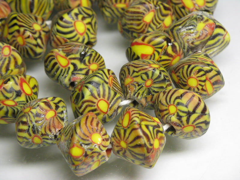TOKO-BEADS AG019-11N Glass bead (strand) 18~19mm AG019-11N そろばん型とんぼ玉（連） 18~19mm Asian bead & African bead  Handmade,Lampeork,bead,asia,india,ethnic,parts,accessory,beads とんぼ玉,ビーズ,トンボ玉,アジア,インド,エスニック,手作り,パーツ,アクセサリー