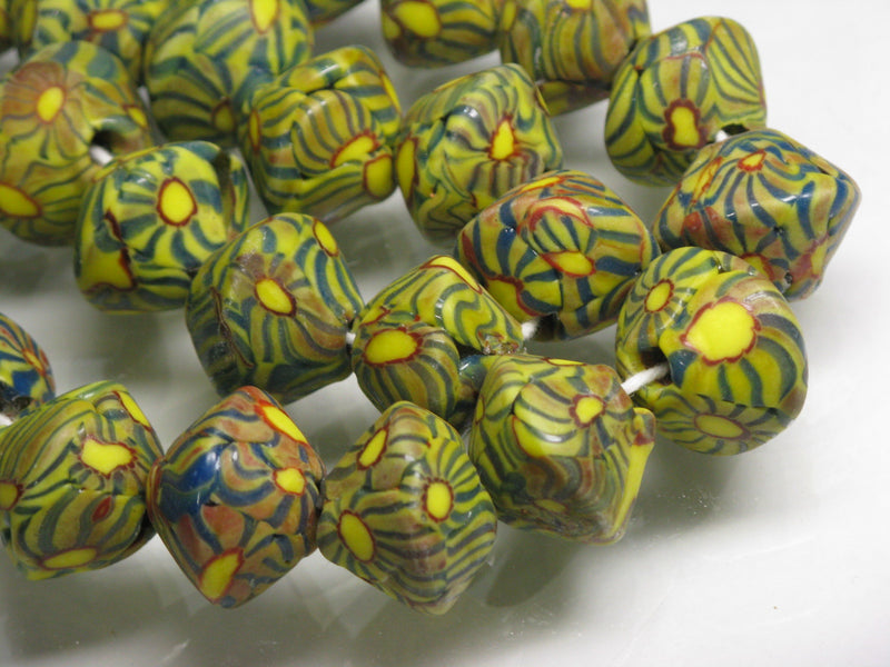 TOKO-BEADS AG019-12N Glass bead (strand) 18~19mm AG019-12N そろばん型とんぼ玉（連） 18~19mm Asian bead & African bead  Handmade,Lampeork,bead,asia,india,ethnic,parts,accessory,beads とんぼ玉,ビーズ,トンボ玉,アジア,インド,エスニック,手作り,パーツ,アクセサリー