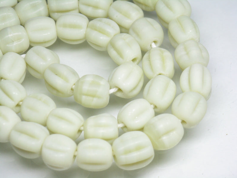 TOKO-BEADS AG026-84N Glass bead (55pcs/strand) 9~10mm AG026-84N ナツメ型ビーズ（55個/連） 9~10mm Asian bead & African bead  Handmade,Lampeork,bead,asia,india,ethnic,parts,accessory,beads とんぼ玉,ビーズ,トンボ玉,アジア,インド,エスニック,手作り,パーツ,アクセサリー