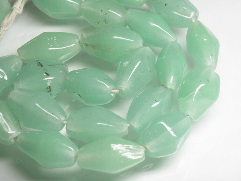 TOKO-BEADS AG037-18N Glass bead (strand) 10~12mm AG037-18N ひし形とんぼ玉（連） 10~12mm Asian bead & African bead  Handmade,Lampeork,bead,asia,india,ethnic,parts,accessory,beads とんぼ玉,ビーズ,トンボ玉,アジア,インド,エスニック,手作り,パーツ,アクセサリー