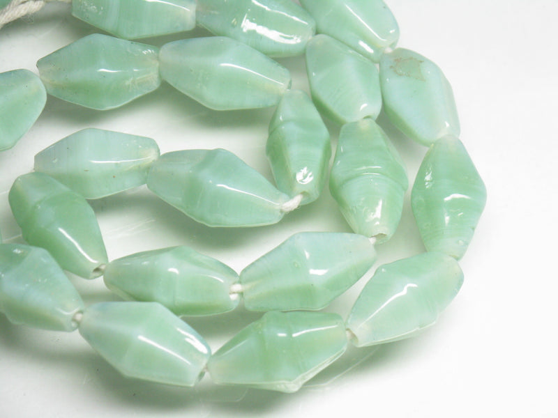 TOKO-BEADS AG037-21N Glass bead (strand) 10~11mm AG037-21N ひし形とんぼ玉（連） 10~11mm Asian bead & African bead  Handmade,Lampeork,bead,asia,india,ethnic,parts,accessory,beads とんぼ玉,ビーズ,トンボ玉,アジア,インド,エスニック,手作り,パーツ,アクセサリー