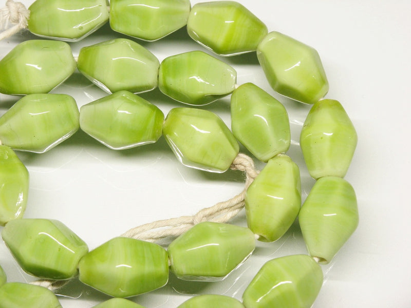 TOKO-BEADS AG038N-17 Glass bead (strand) 9~10mm AG038N-17 ひし形とんぼ玉（連） 9~10mm Asian bead & African bead  Handmade,Lampeork,bead,asia,india,ethnic,parts,accessory,beads とんぼ玉,ビーズ,トンボ玉,アジア,インド,エスニック,手作り,パーツ,アクセサリー
