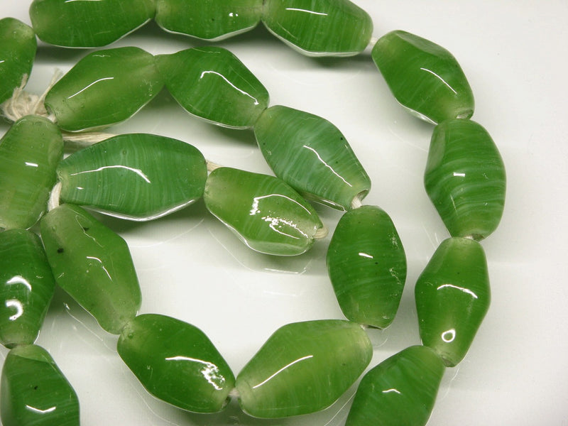 TOKO-BEADS AG038N-22 Glass bead (strand) 11~12mm AG038N-22 ひし形とんぼ玉（連） 11~12mm Asian bead & African bead  Handmade,Lampeork,bead,asia,india,ethnic,parts,accessory,beads とんぼ玉,ビーズ,トンボ玉,アジア,インド,エスニック,手作り,パーツ,アクセサリー